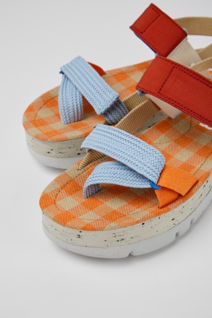 Oruga Up Smėlio Spalvos Mėlynos Ir Raudonos Basutės Moterims Išskirtinis Kemperis Oruga Up Smėlio Spalvos Mėlynos Ir Raudonos Basutės Moterims Išskirtinis Kemperis